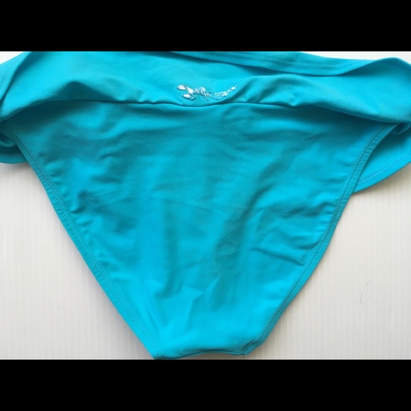 Body Glove 2 Pc bikini halter top & cheeky bottom - Picture 6 of 7